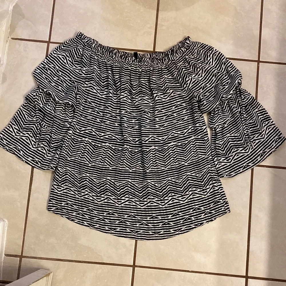 WHBM Aztec Pattern Blouse - Picture 13 of 13